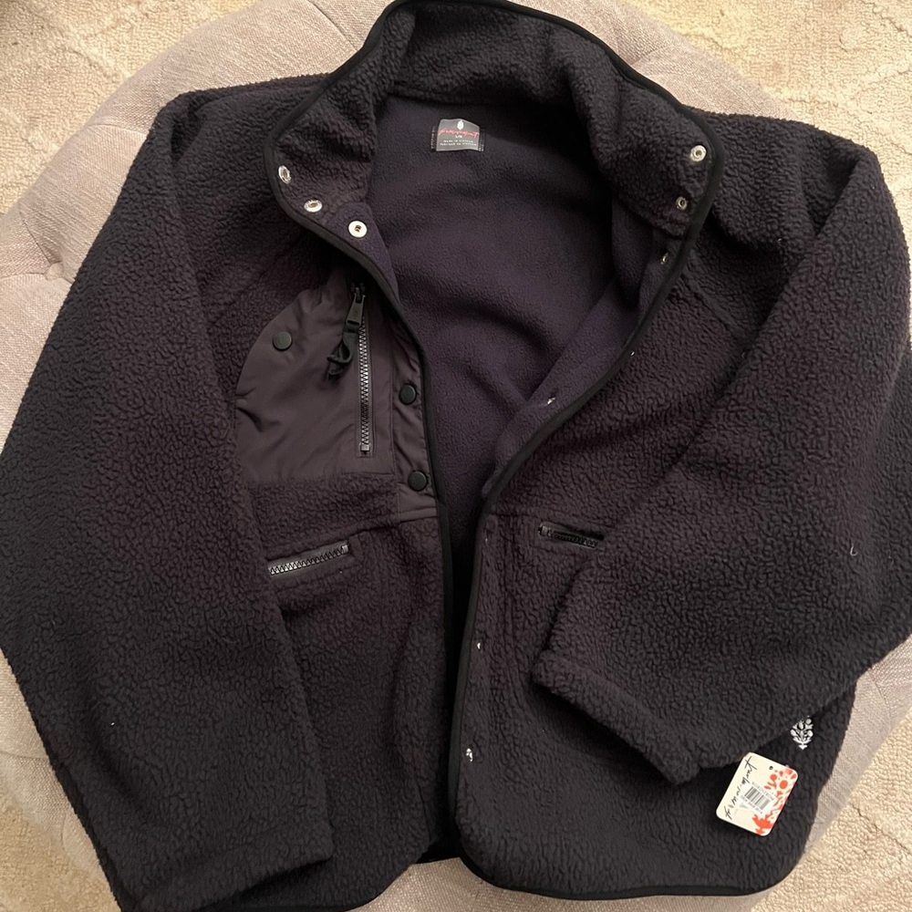 NWT FREE PEOPLE HIT THE SLOPES FLEECE JACKET BLACK SIZE L